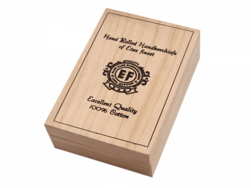 Fa díszdobozos zsebkendő szett